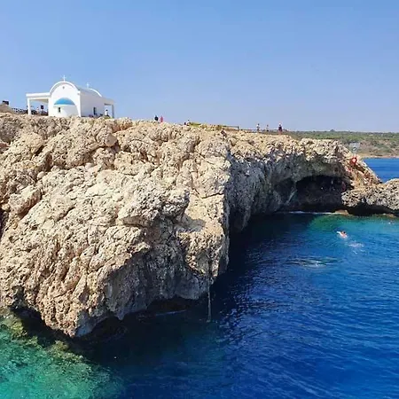 Odessa 4*
