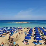فندق أوديسا بيتش 4*